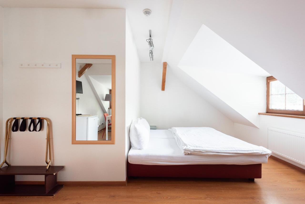 Apartman Muzeum Obchodu كارلستين المظهر الخارجي الصورة