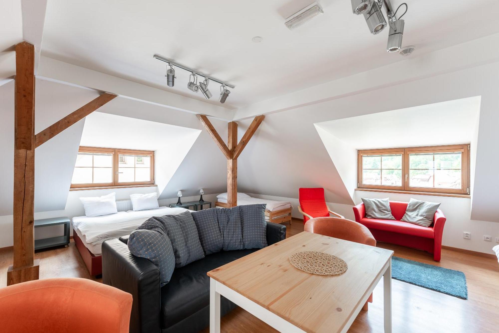 Apartman Muzeum Obchodu كارلستين المظهر الخارجي الصورة