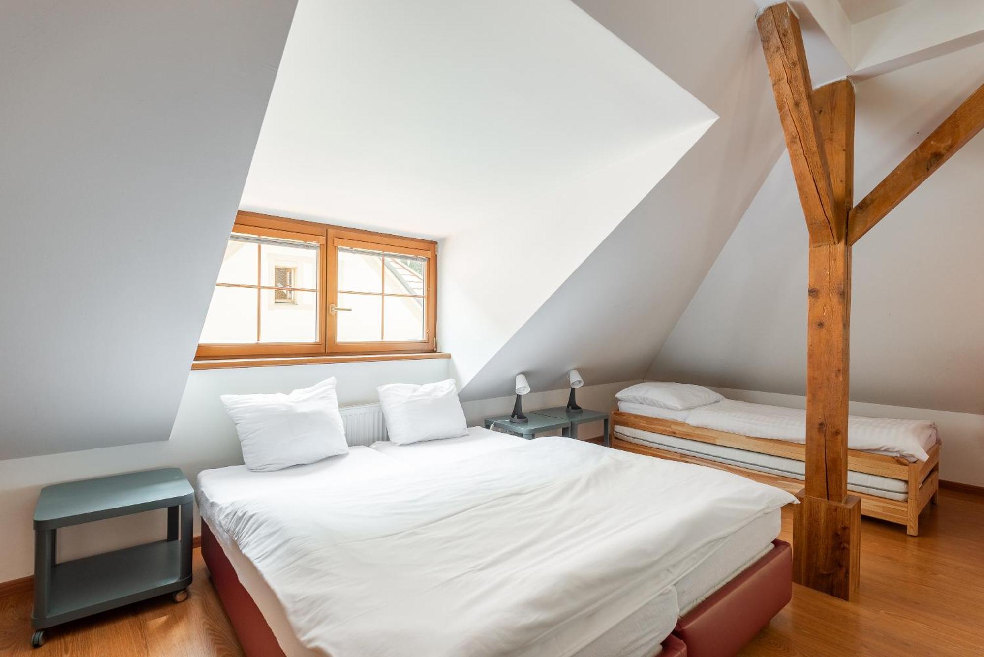 Apartman Muzeum Obchodu كارلستين المظهر الخارجي الصورة