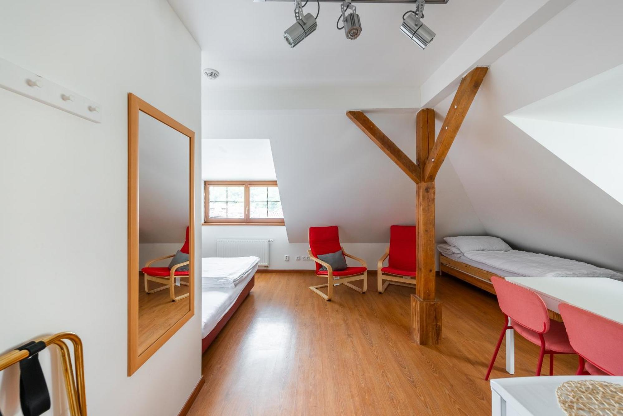 Apartman Muzeum Obchodu كارلستين المظهر الخارجي الصورة