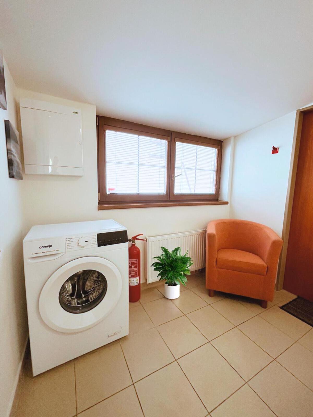 Apartman Muzeum Obchodu كارلستين المظهر الخارجي الصورة